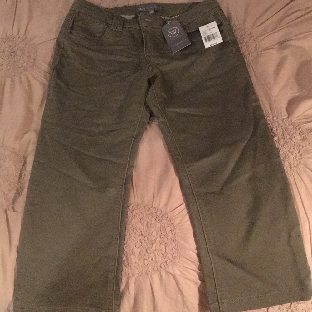NWT Wit & Wisdom Capri Pants
